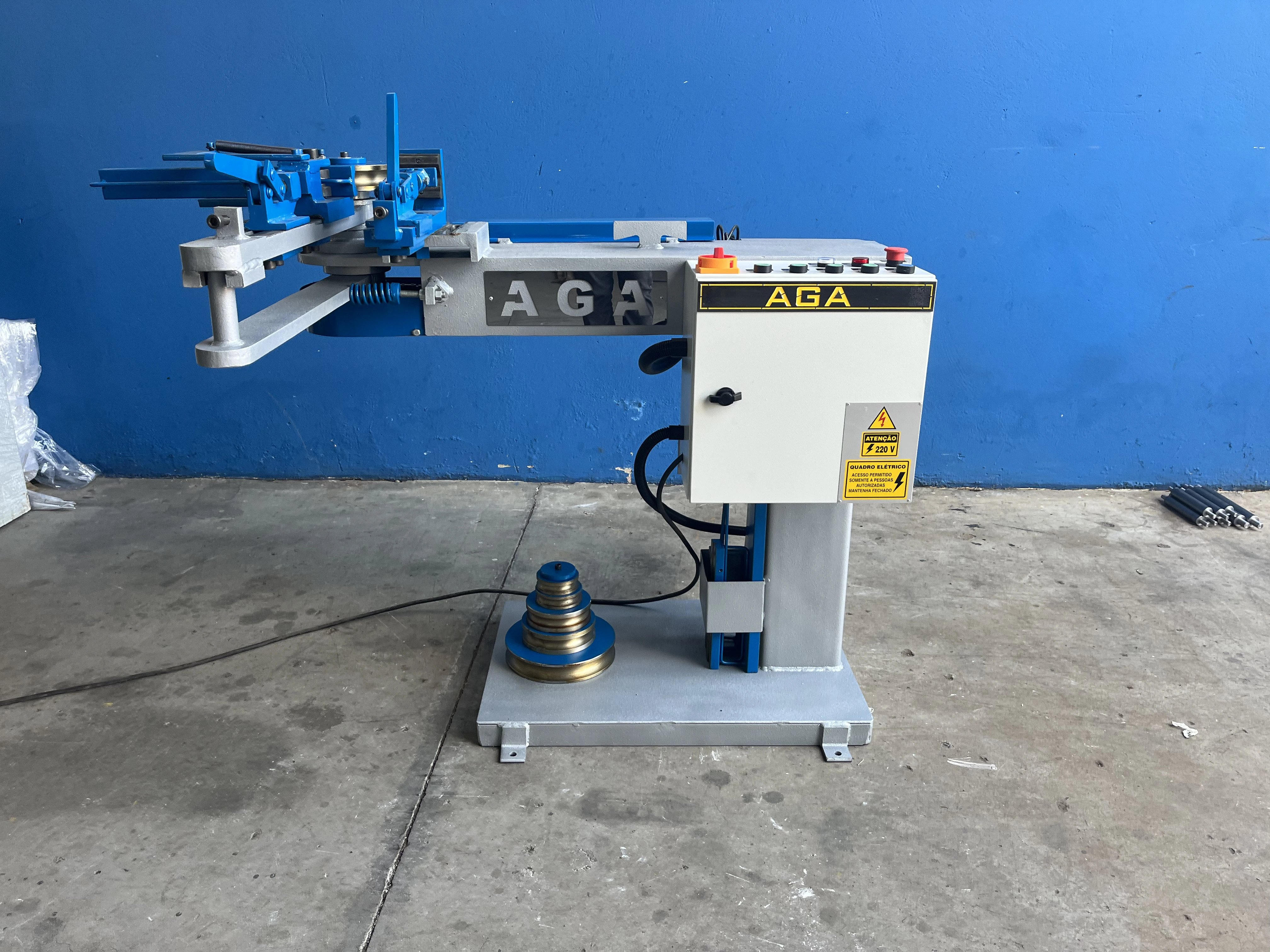 Curvador tradicional AGA visto em perspectiva