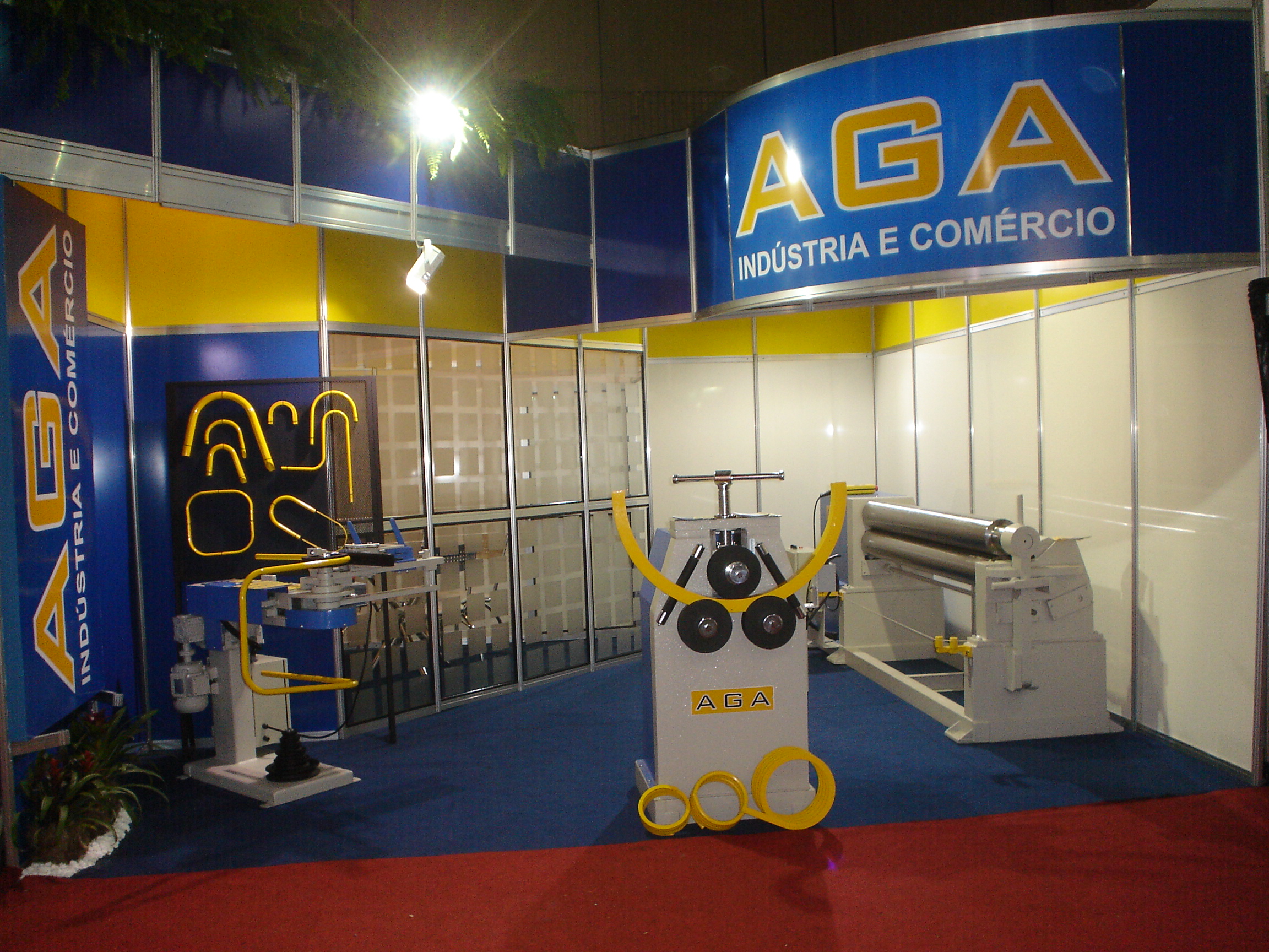 AGA Máquinas expondo na feira FEIMAFE 2006