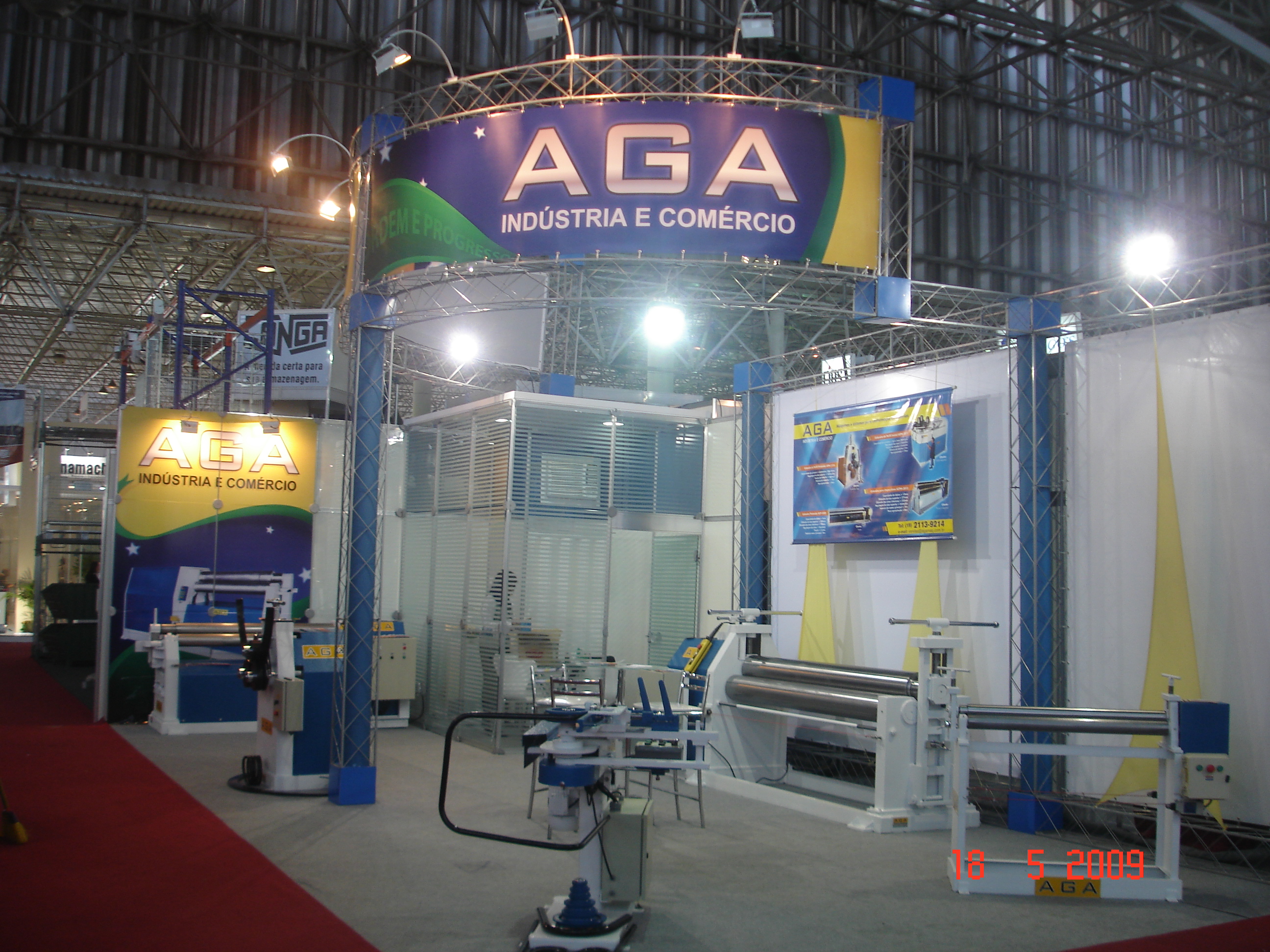 AGA Máquinas expondo na feira FEIMAFE 2009